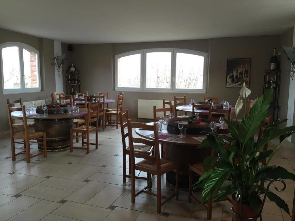 Dans Les Vignes Chamery Exterior foto